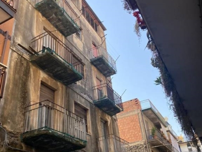 intera palazzina in vendita a Paternò