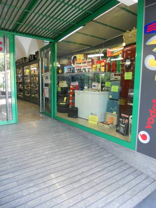 negozio in vendita a Paternò