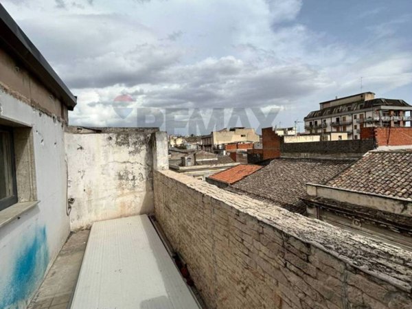 casa indipendente in vendita a Paternò in zona Centro Storico