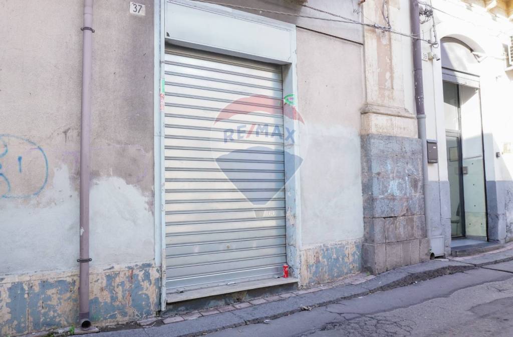 negozio in vendita a Paternò in zona Centro Storico
