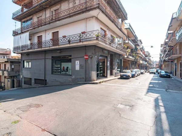 negozio in vendita a Paternò