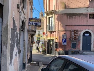 appartamento in vendita a Paternò in zona Centro Storico