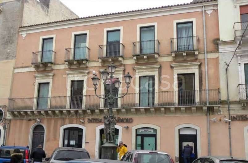 locale commerciale in vendita a Paternò