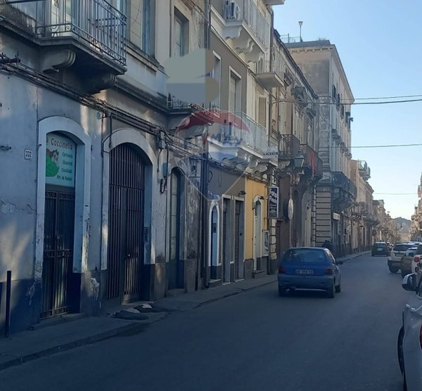 appartamento in vendita a Paternò in zona Centro Storico