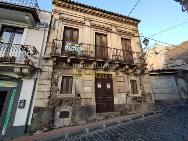 casa indipendente in vendita a Paternò in zona Centro Storico