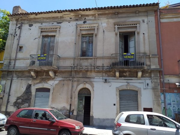 casa indipendente in vendita a Paternò in zona Centro Storico
