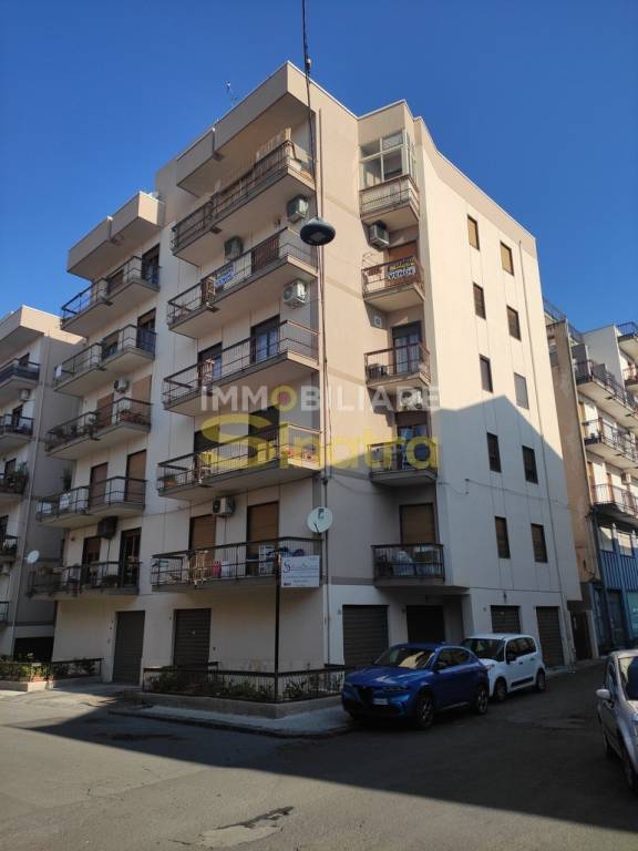appartamento in vendita a Paternò in zona Centro Storico