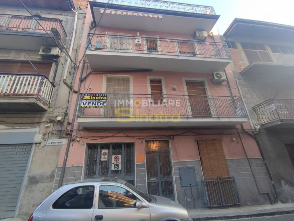 casa indipendente in vendita a Paternò in zona Centro Storico