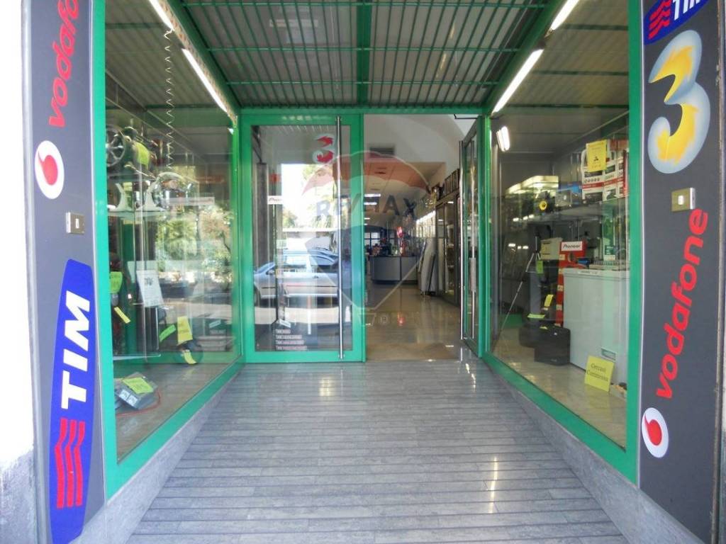 negozio in vendita a Paternò