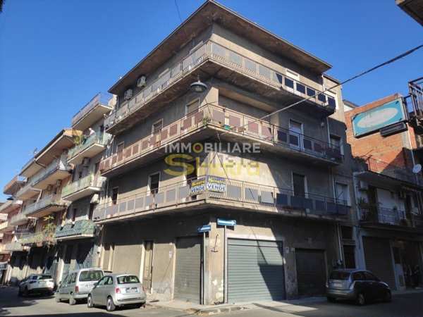 appartamento in vendita a Paternò in zona Centro Storico