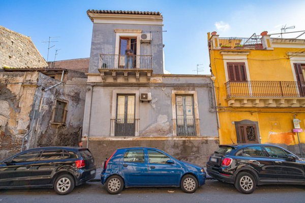 appartamento in vendita a Paternò in zona Centro Storico