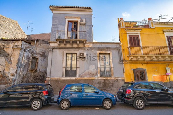 appartamento in vendita a Paternò in zona Centro Storico