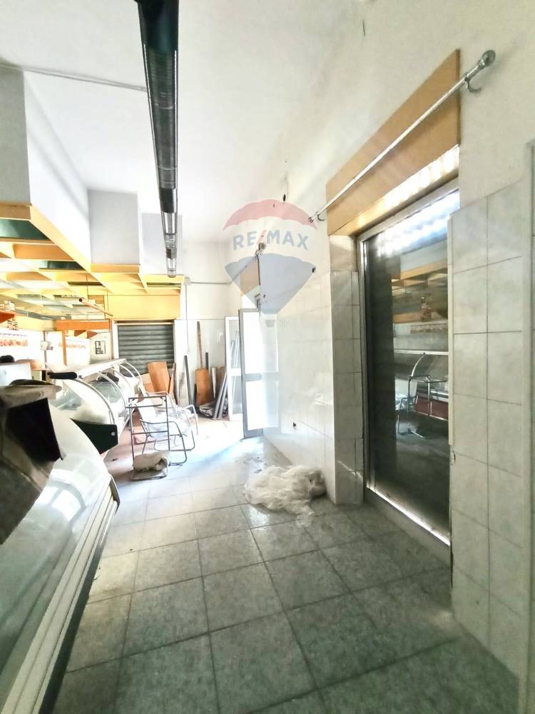 negozio in vendita a Paternò in zona Centro Storico