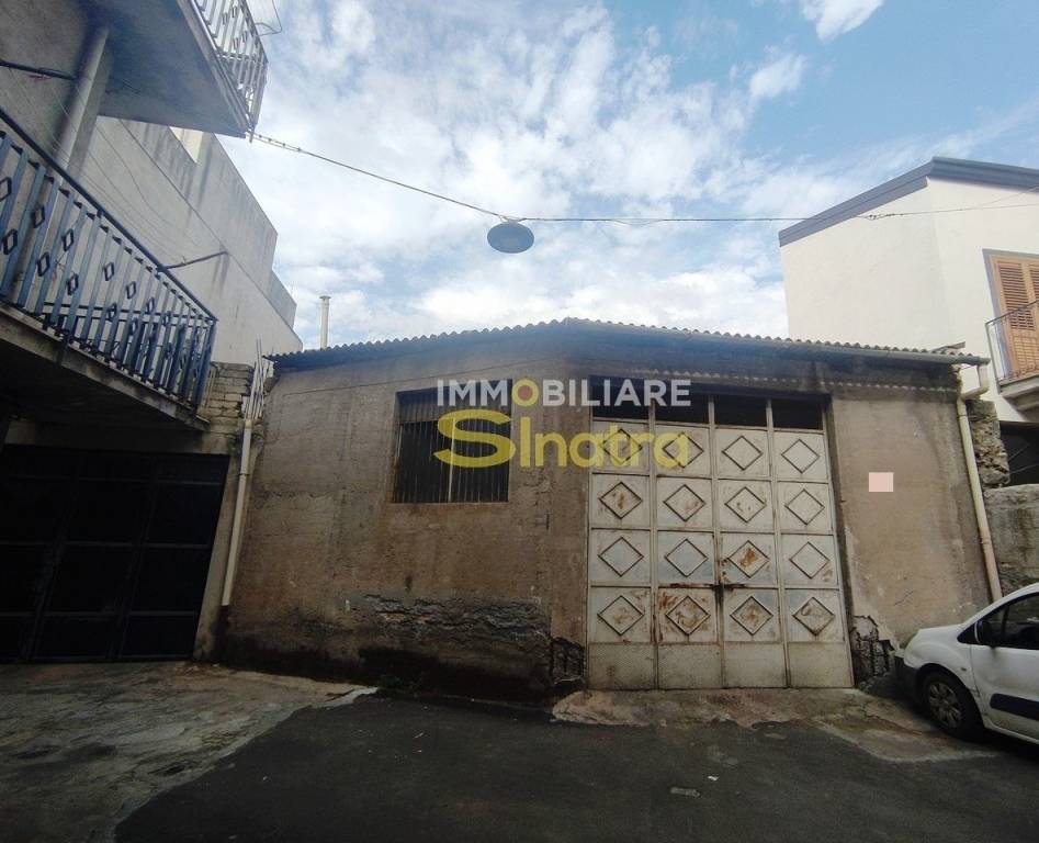 locale commerciale in vendita a Paternò in zona Centro Storico