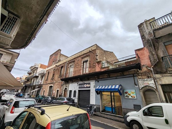 appartamento in vendita a Paternò in zona Centro Storico