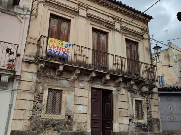 casa indipendente in vendita a Paternò in zona Centro Storico
