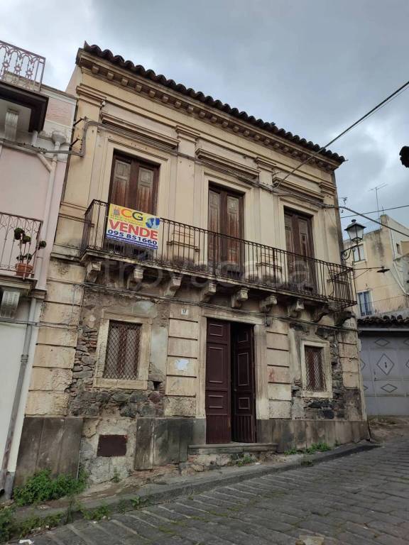 casa indipendente in vendita a Paternò in zona Centro Storico