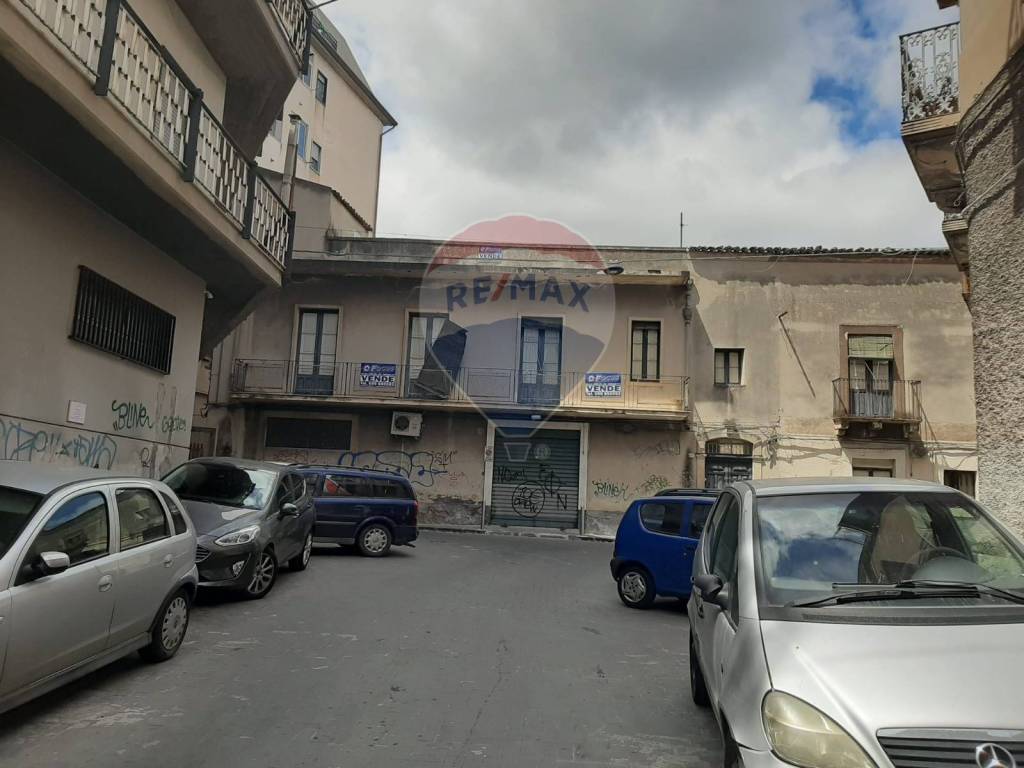 casa indipendente in vendita a Paternò in zona Centro Storico