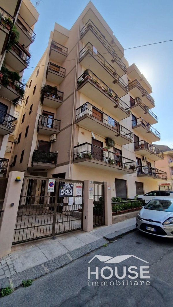 appartamento in vendita a Paternò in zona Centro Storico