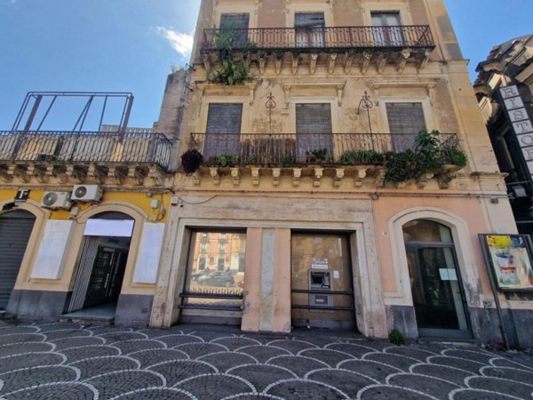 negozio in vendita a Paternò in zona Centro Storico