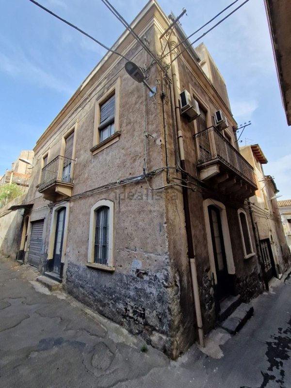 casa indipendente in vendita a Paternò in zona Centro Storico