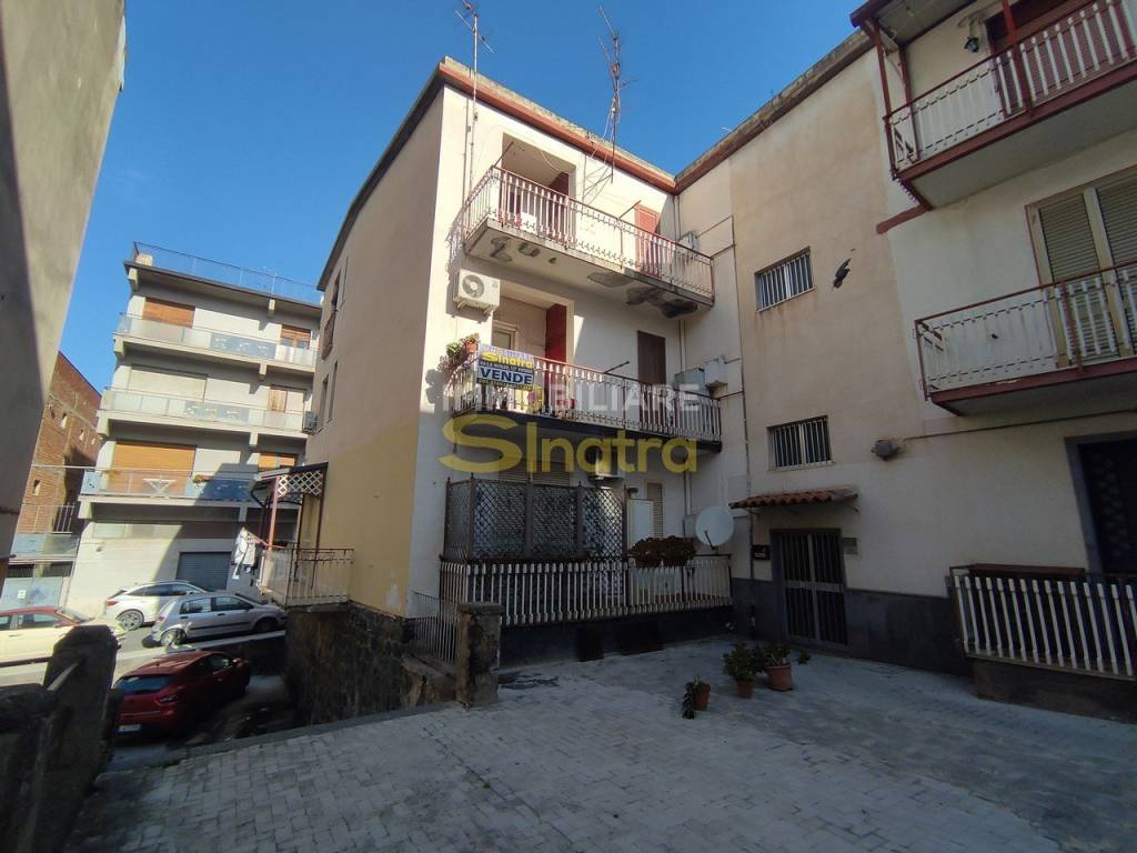 appartamento in vendita a Paternò in zona Centro Storico