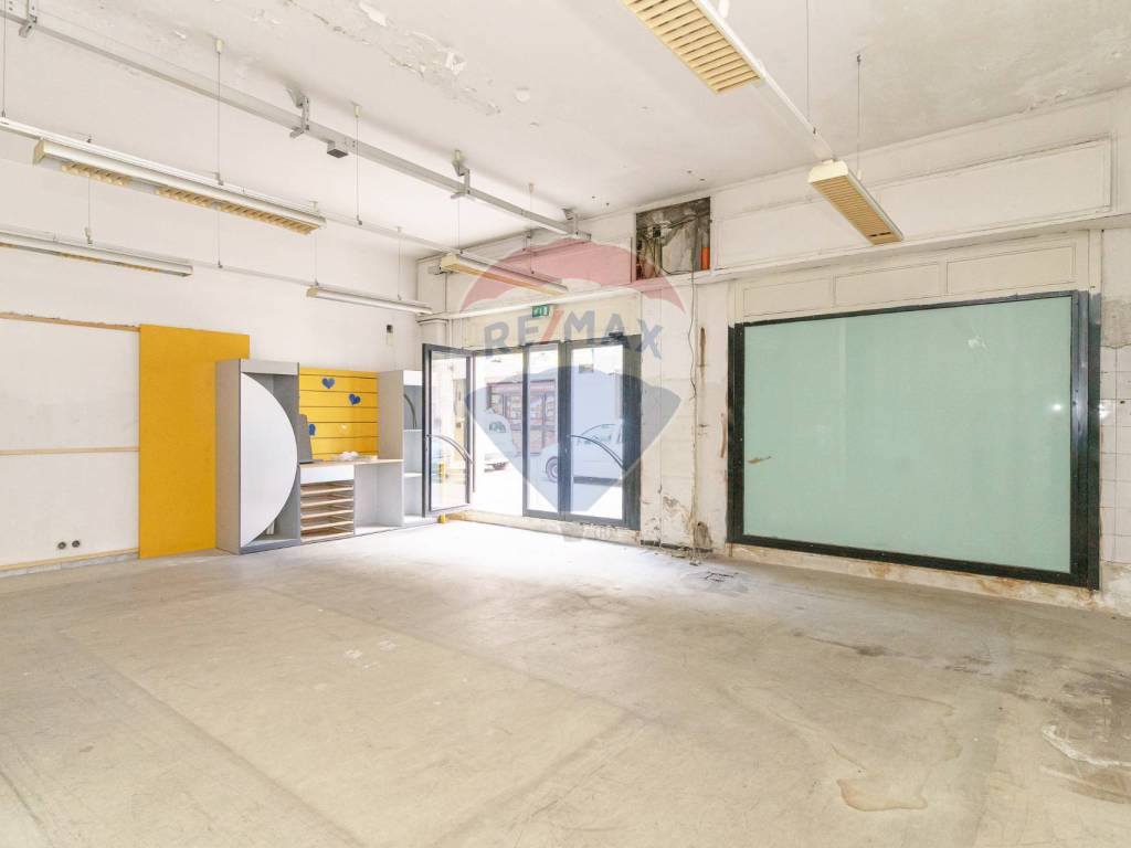 negozio in vendita a Paternò