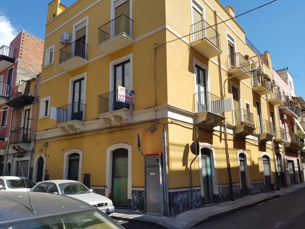 locale commerciale in vendita a Paternò