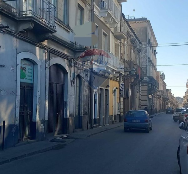 appartamento in vendita a Paternò in zona Centro Storico
