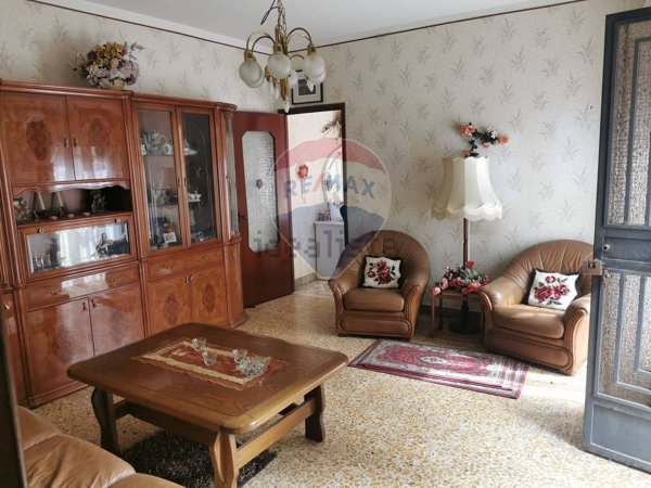 appartamento in vendita a Paternò in zona Centro Storico