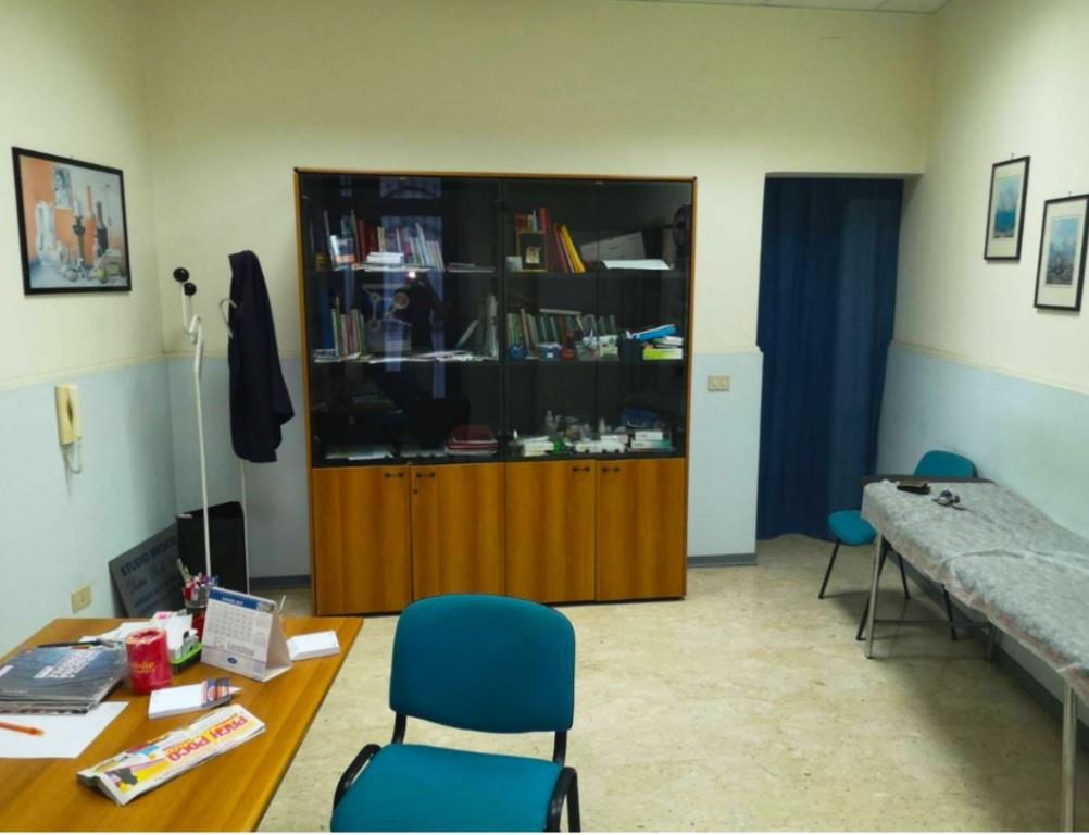 locale commerciale in vendita a Paternò