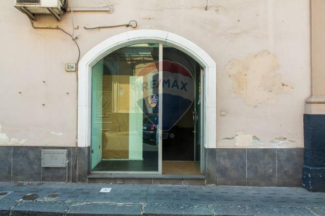 negozio in vendita a Paternò in zona Centro Storico