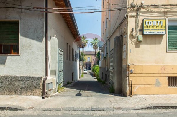 locale di sgombero in vendita a Paternò