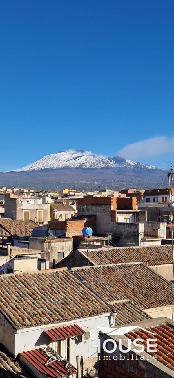 casa semindipendente in vendita a Paternò in zona Centro Storico
