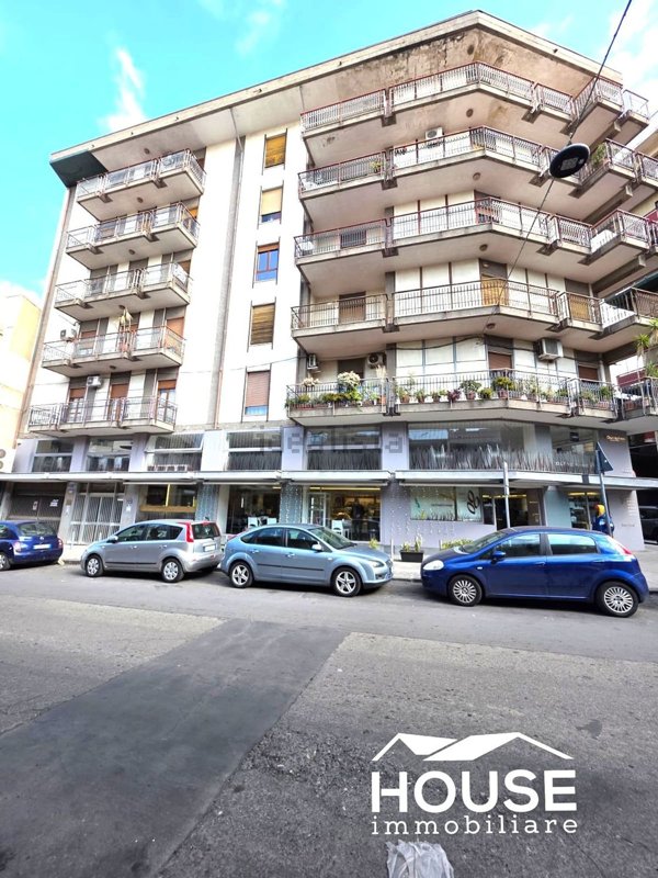 appartamento in vendita a Paternò in zona Centro Storico