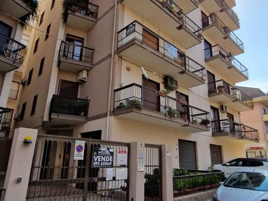 appartamento in vendita a Paternò in zona Centro Storico