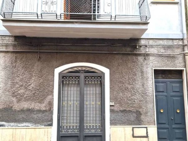appartamento in vendita a Paternò in zona Centro Storico