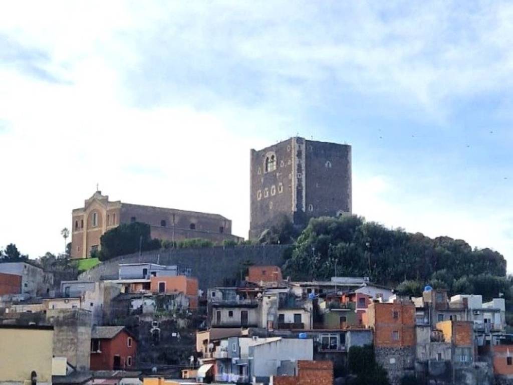 appartamento in vendita a Paternò in zona Centro Storico