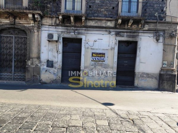 negozio in vendita a Paternò in zona Centro Storico