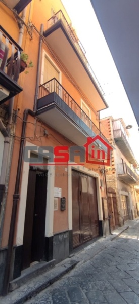 casa indipendente in vendita a Paternò in zona Centro Storico
