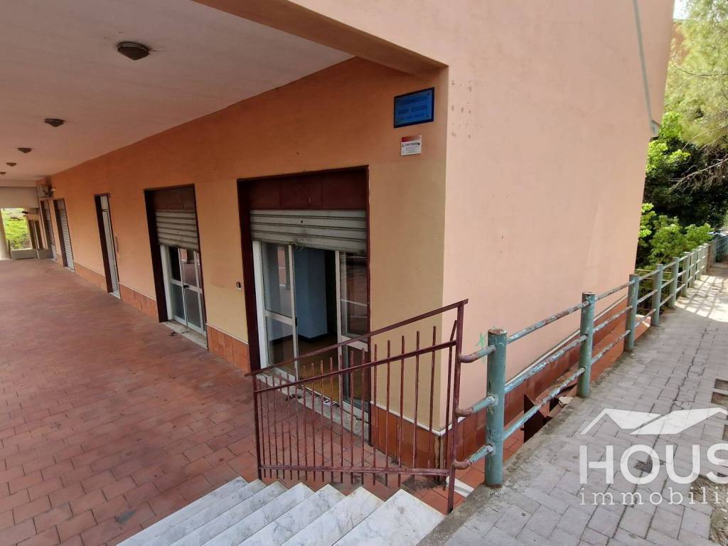 negozio in vendita a Paternò