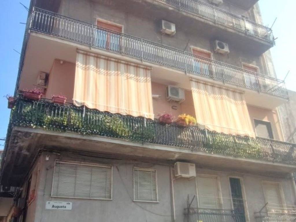 appartamento in vendita a Paternò in zona Centro Storico