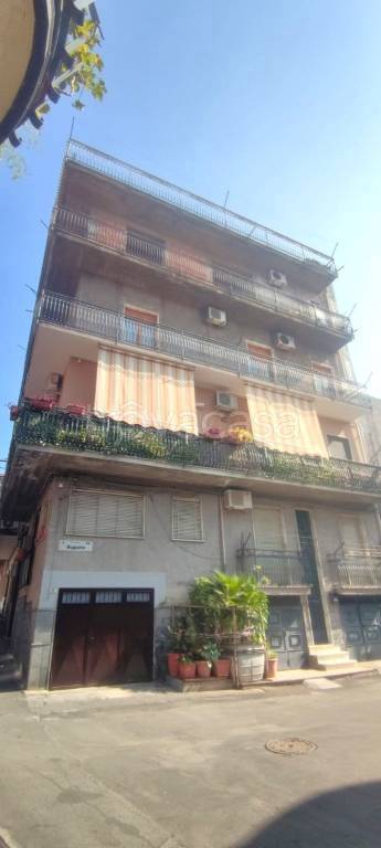appartamento in vendita a Paternò in zona Centro Storico