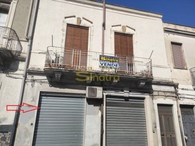 negozio in vendita a Paternò in zona Centro Storico