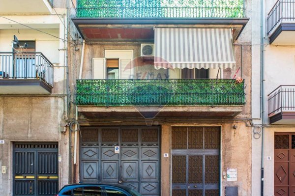 negozio in vendita a Paternò in zona Centro Storico