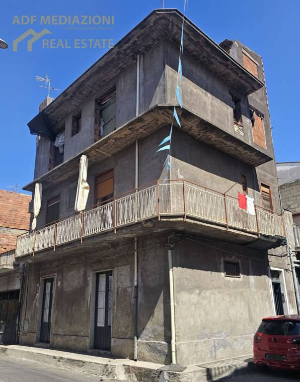 appartamento in vendita a Paternò in zona Centro Storico