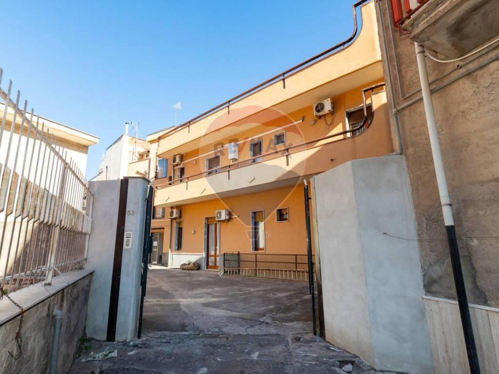 appartamento in vendita a Paternò in zona Centro Storico