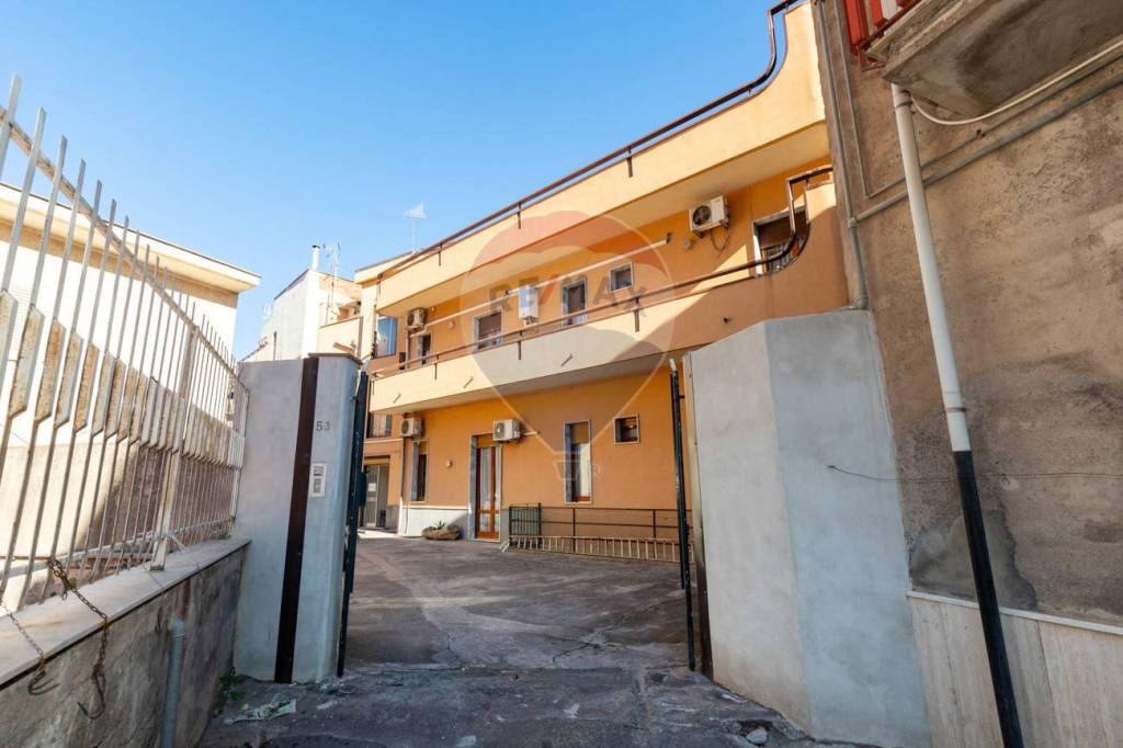 appartamento in vendita a Paternò in zona Centro Storico