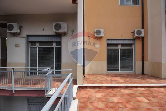 locale commerciale in vendita a Paternò