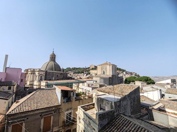appartamento in vendita a Paternò in zona Centro Storico